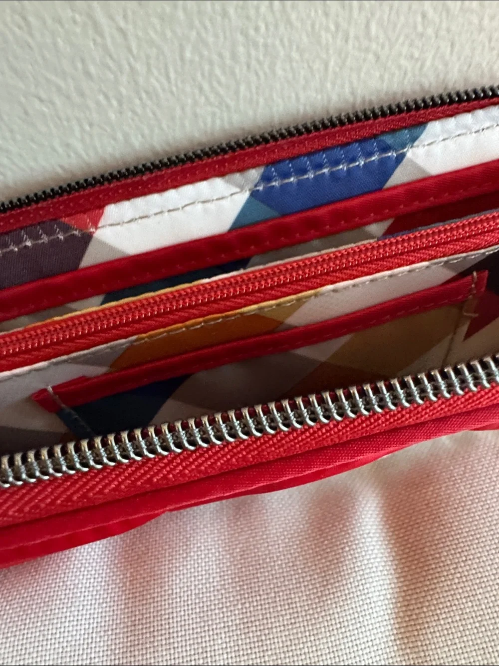 LUG tendu in Poppy Red Quilted Zip Wallet